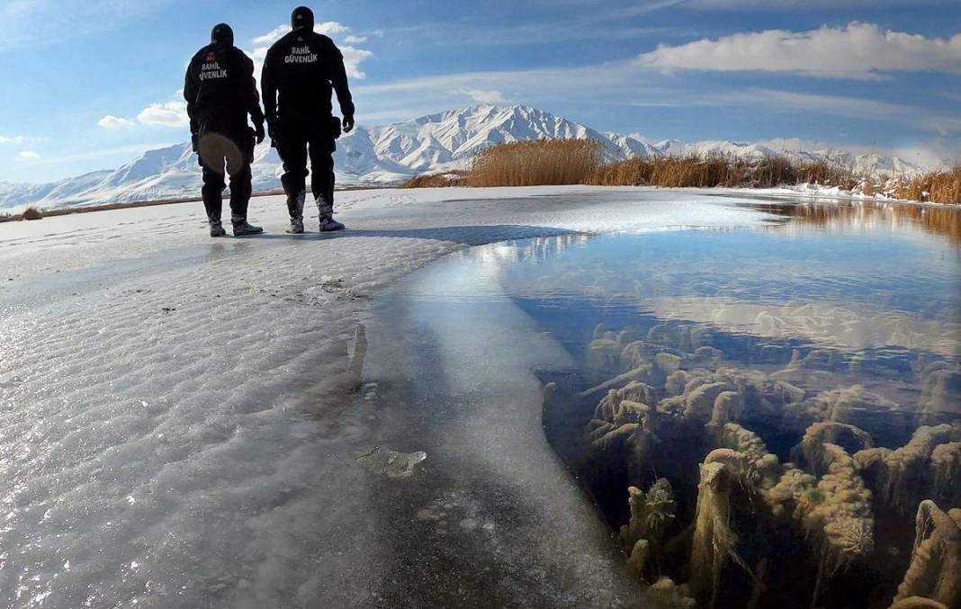 Gölde kale burcu ve duvar kalıntıları bulundu! Su altı turizmine katkı sağlayacak 11